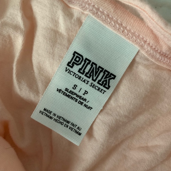 2 VS Sport workout tops - Picture 6 of 7